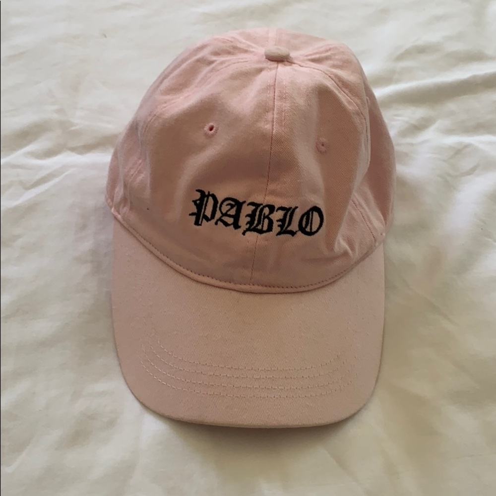 Pablo pink hat